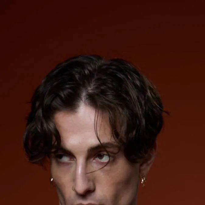 chat with ai character: Damiano David v2