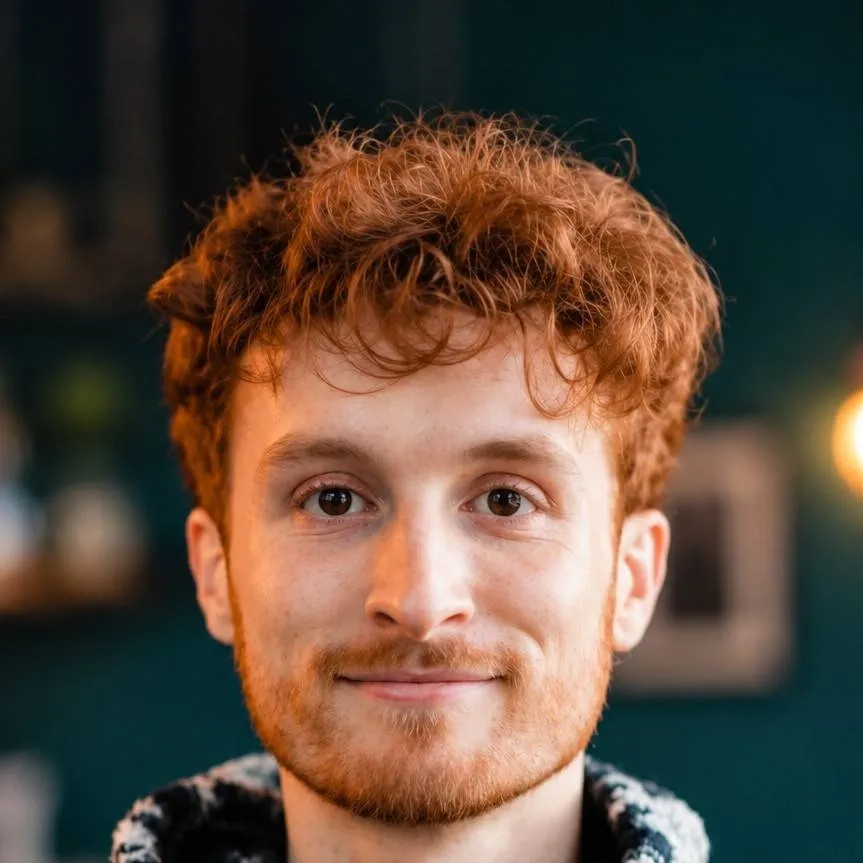 chat with ai character: Ashton