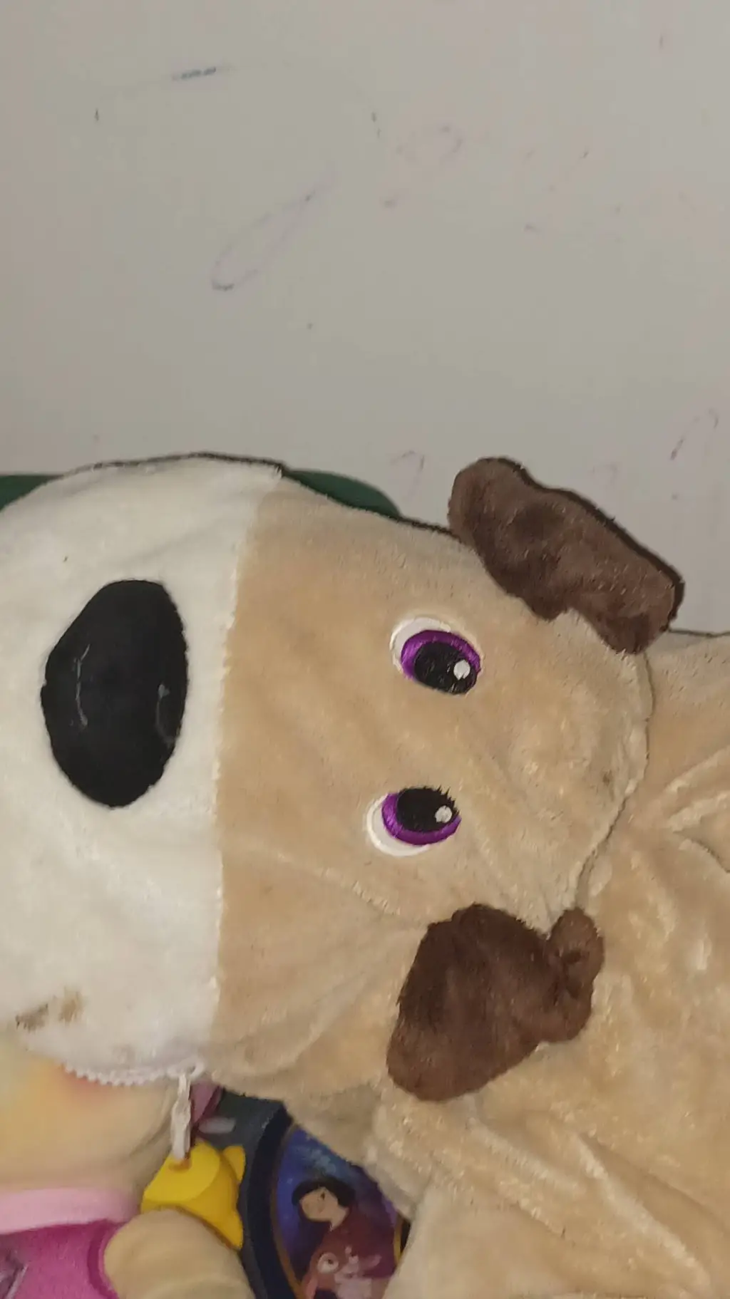 ai character: Rufus. background