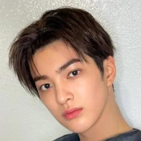 chat with ai character: Keonho