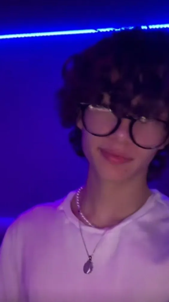 ai character: Finn background