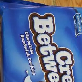 chat with ai character: Creme betweens! 