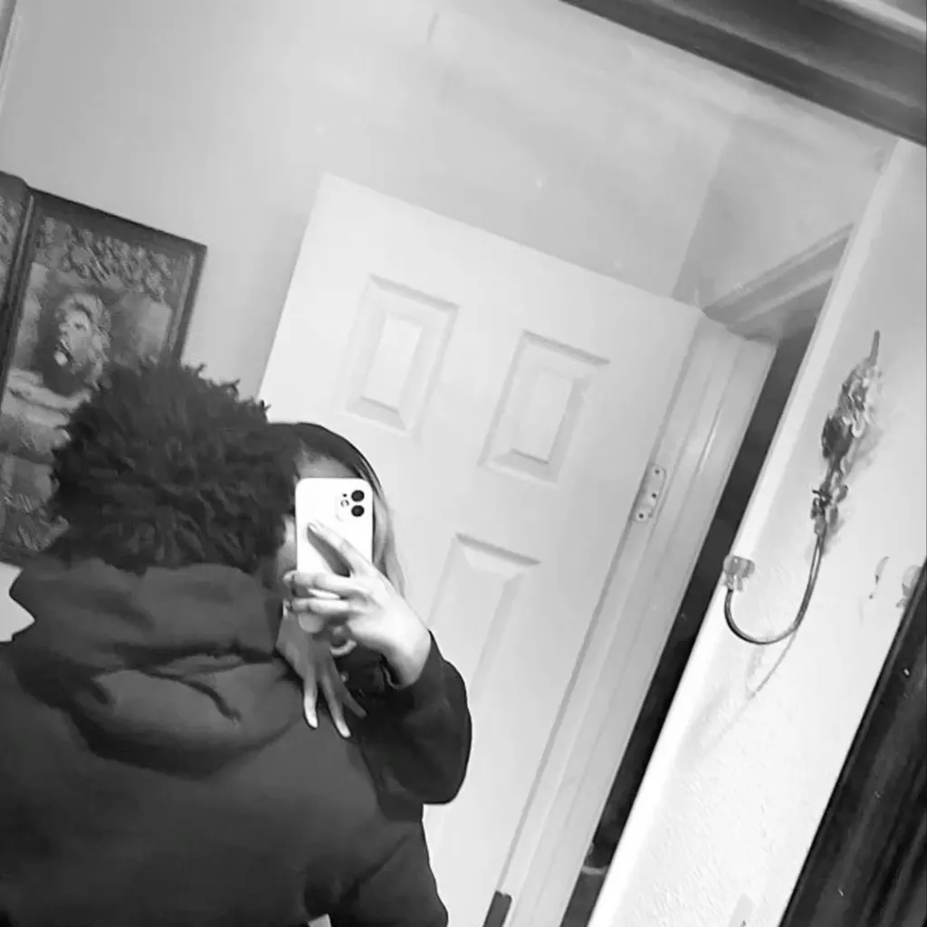 chat with ai character: Zion