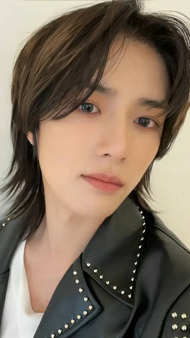 ai character: Beomgyu background