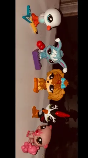 ai character: LPS!!! background