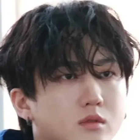chat with ai character: Changbin