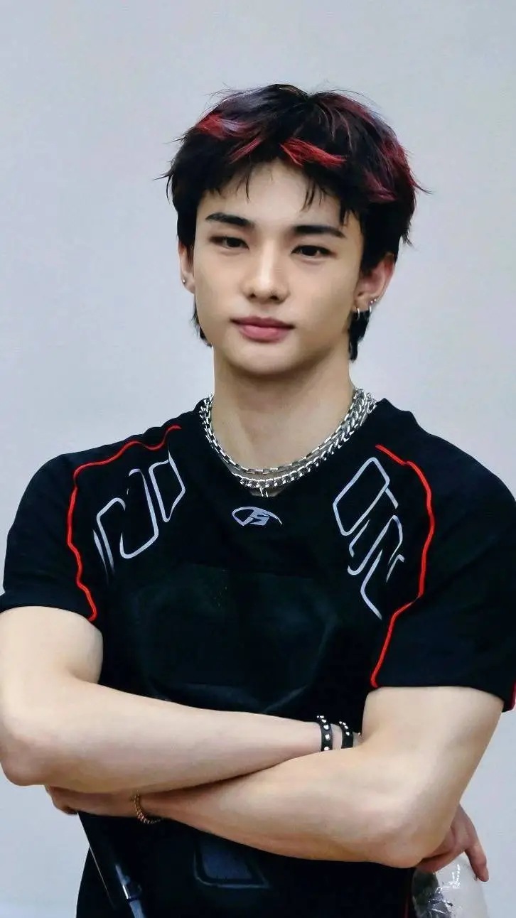 ai character: HYUNJIN  background