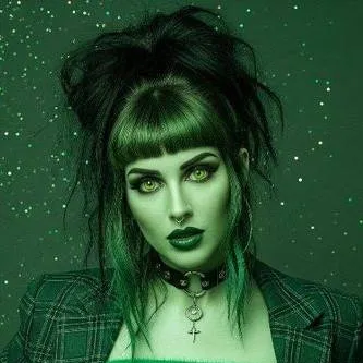 chat with ai character: Hexia Megani 