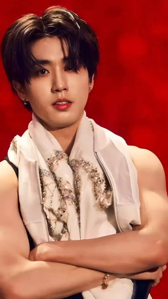 ai character: °•~Skz~•° background