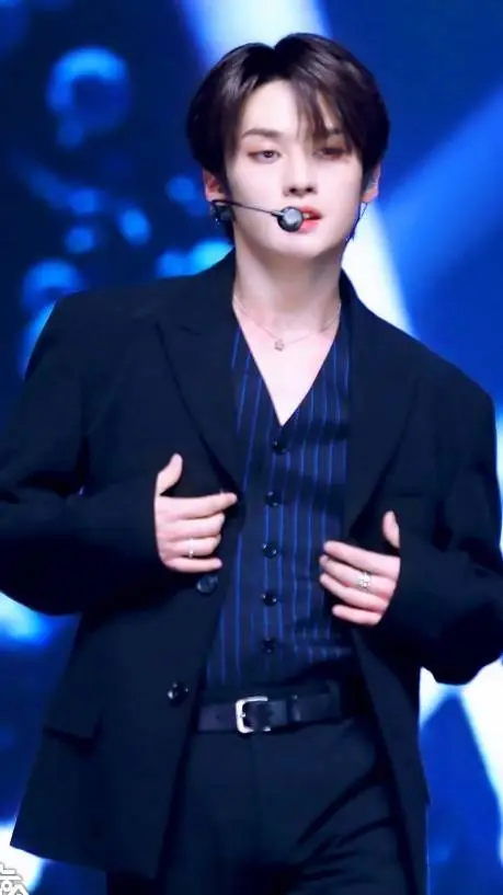 ai character: skz  background