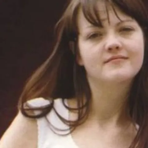 chat with ai character: Megan White