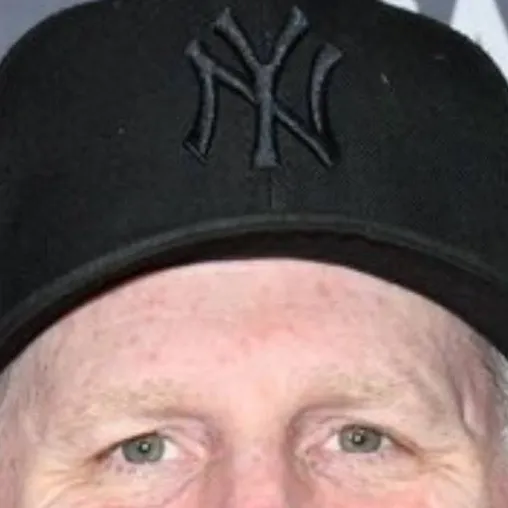 chat with ai character: Michael Rapaport 