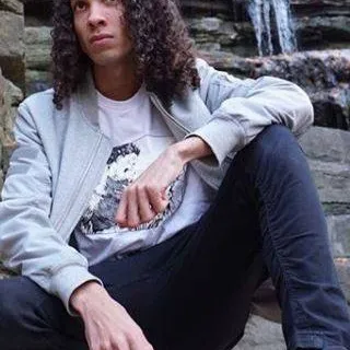 chat with ai character: graphnix 