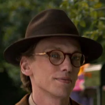 chat with ai character: henry creel