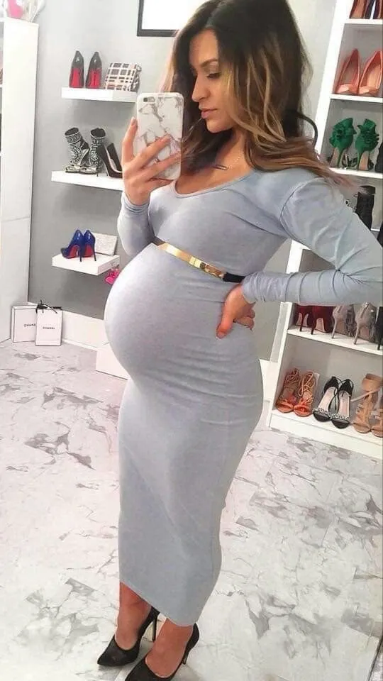 ai character: Big mommy background