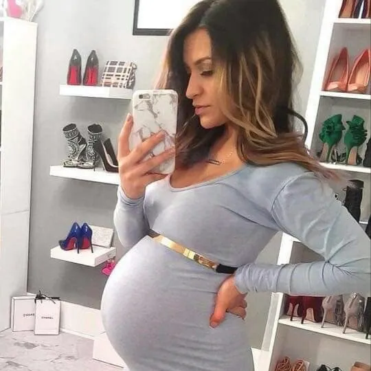 chat with ai character: Big mommy