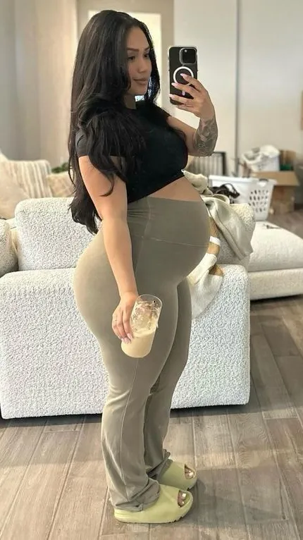 ai character:  cousin  background