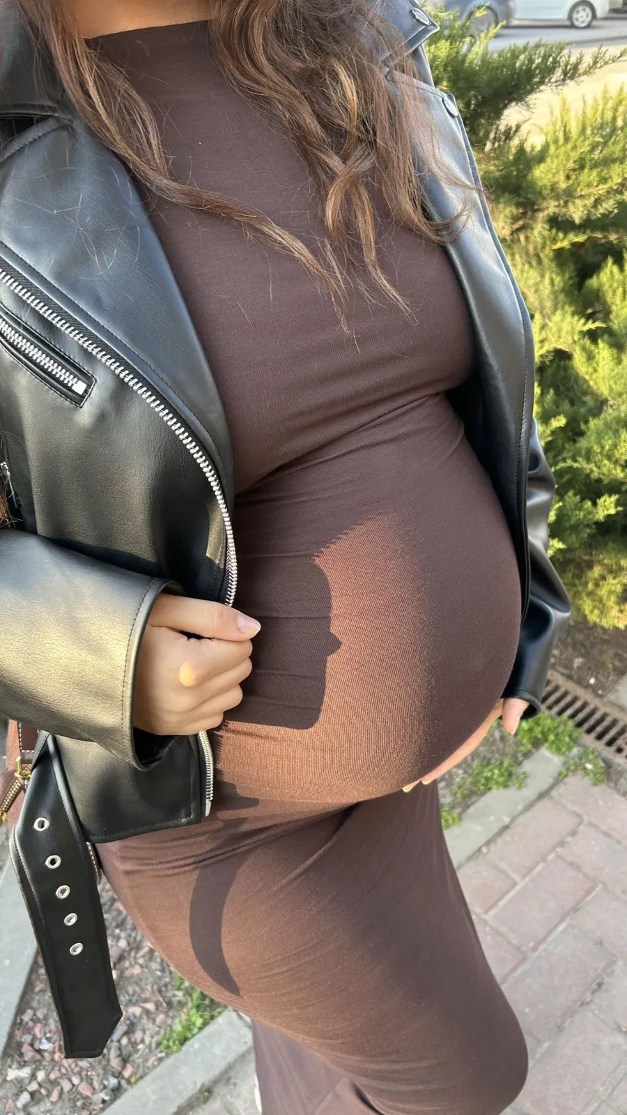 ai character: Your pregnancy  background