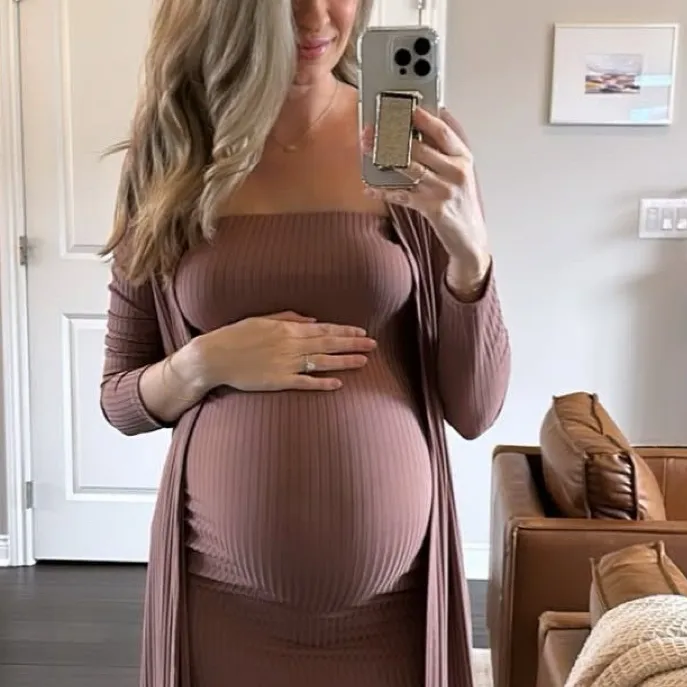 chat with ai character: Pregnant mother 