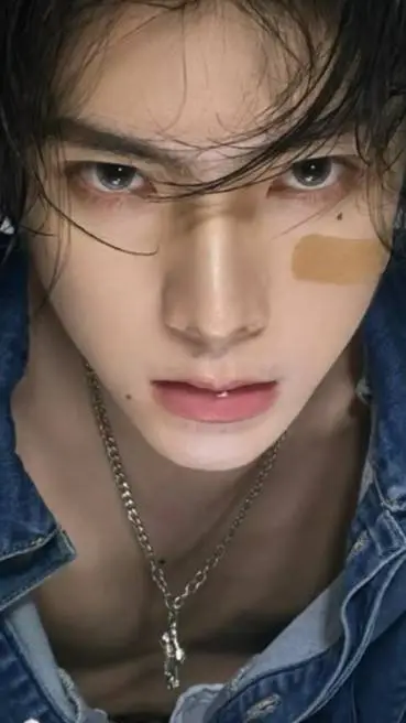 ai character: Minjun  background