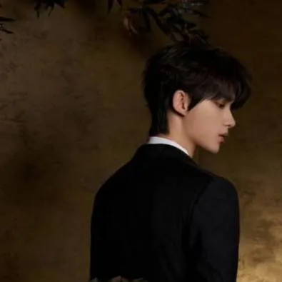 chat with ai character: Dohyun 