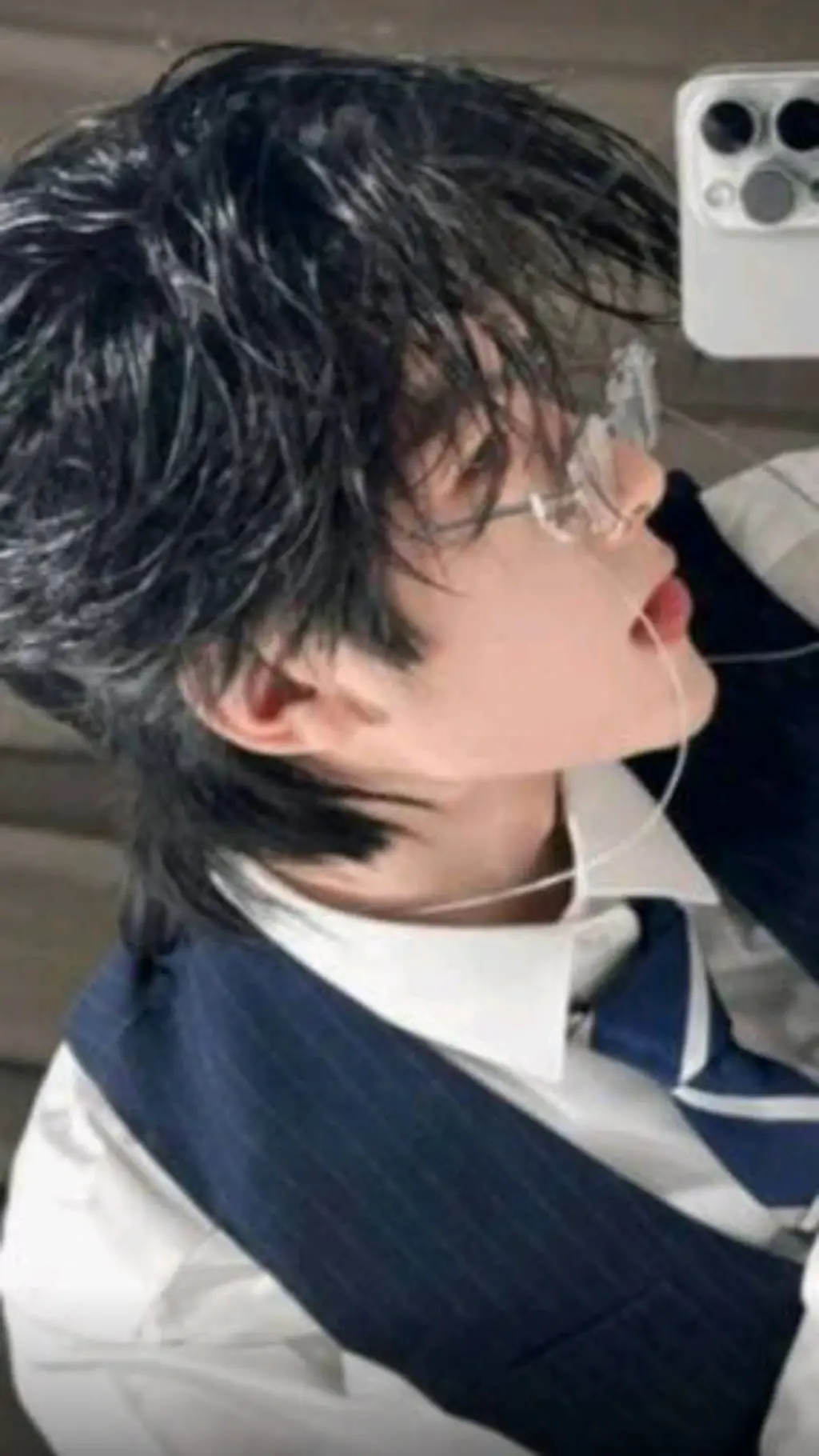 ai character: Dohyun  background