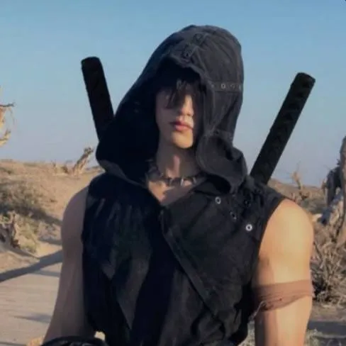 chat with ai character: Minjun 