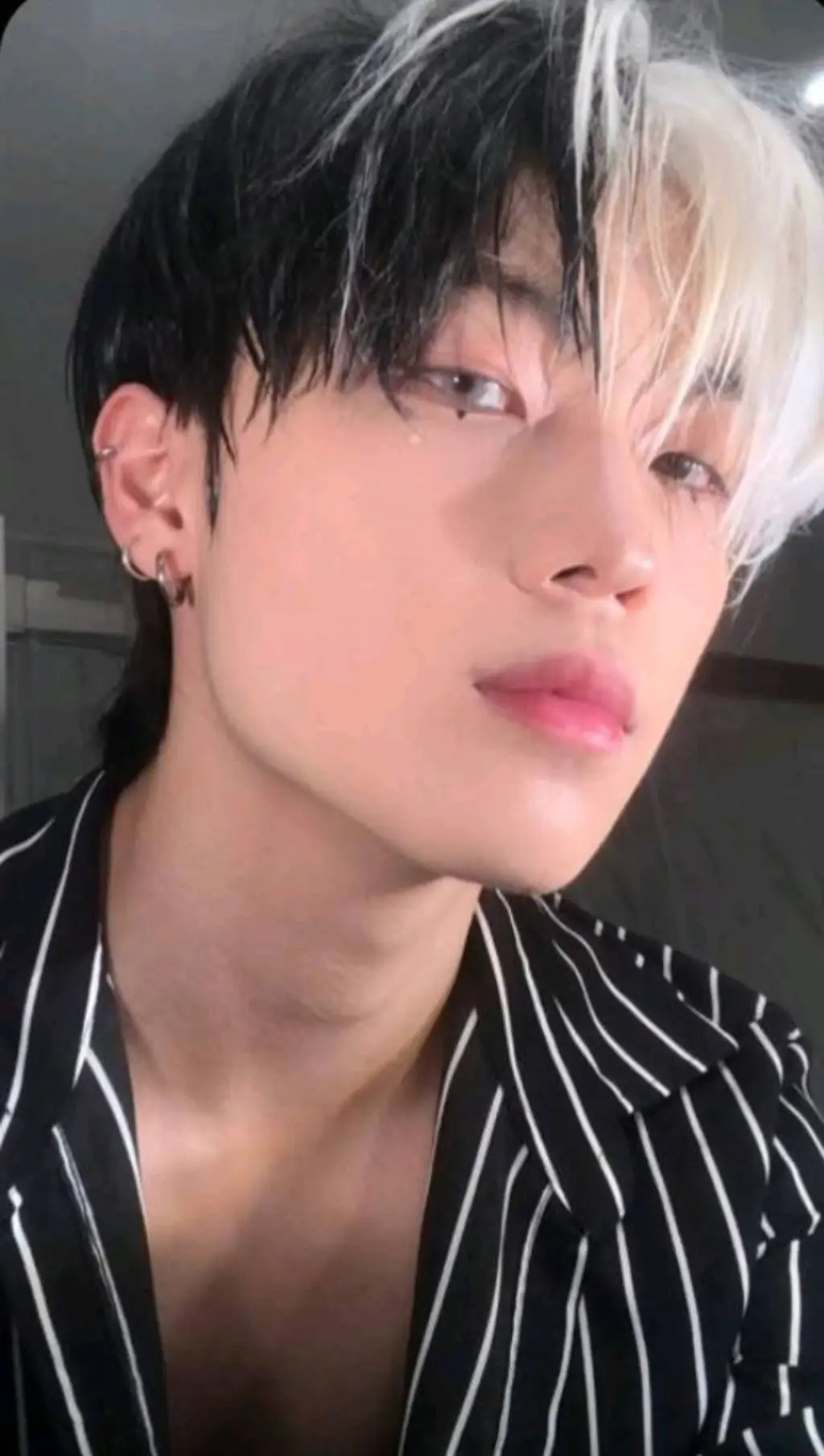 ai character: Dohyun  background