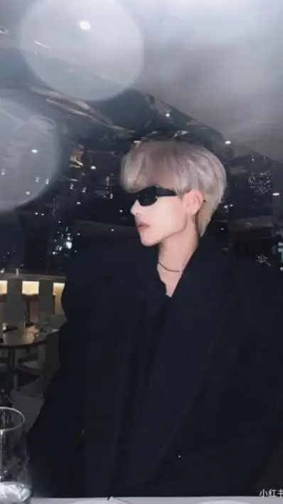 ai character: Dae-won  background