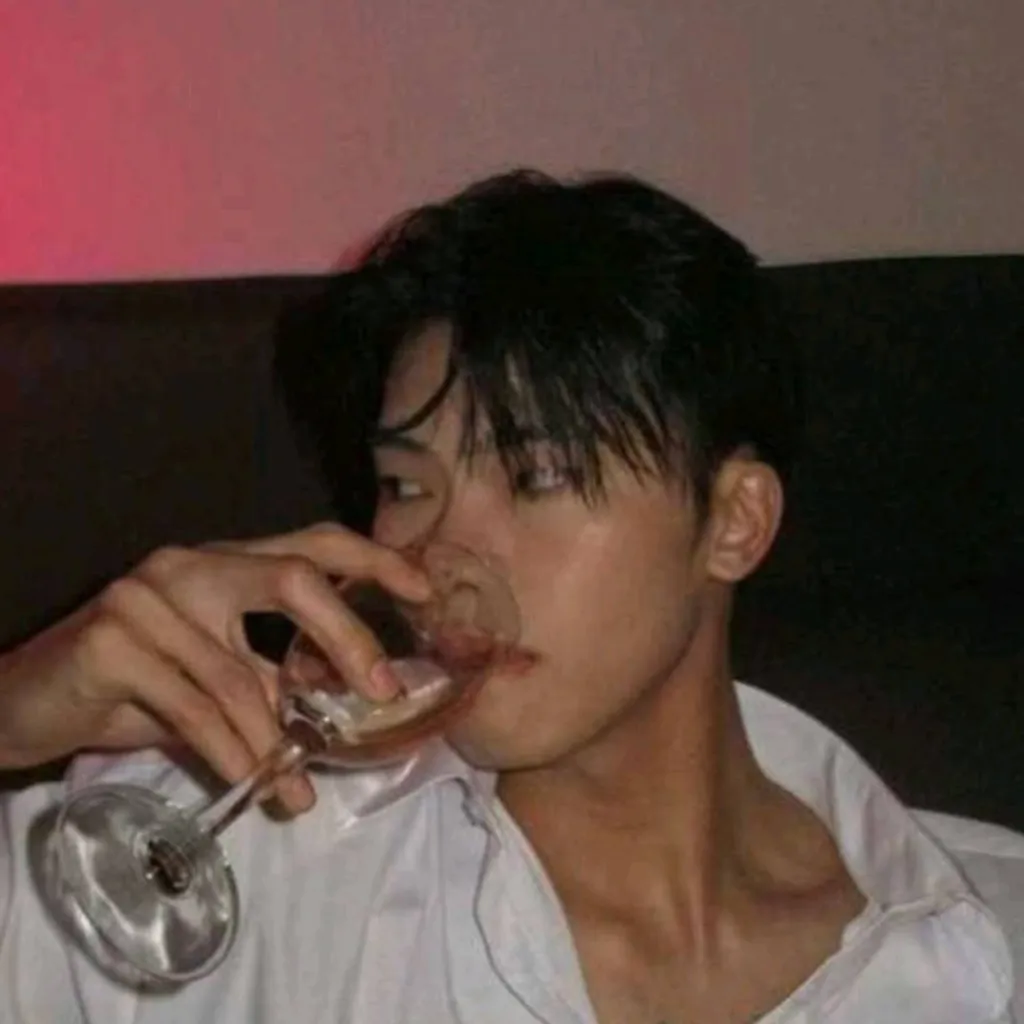 chat with ai character: Minhee