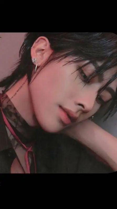 ai character: Myeong-wol  background