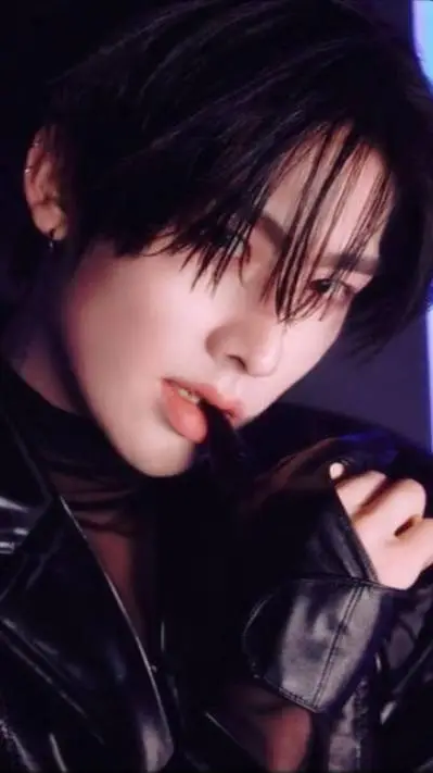 ai character: Dae-won  background