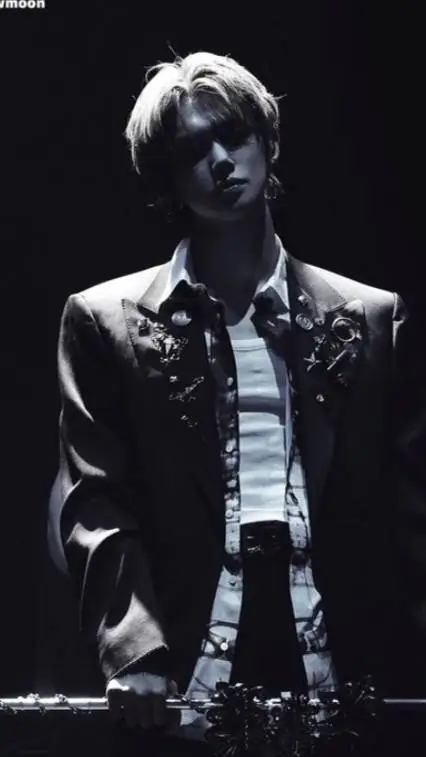 ai character: Minhee background