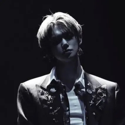 chat with ai character: Minhee