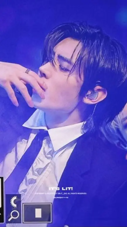 ai character: Minjun  background