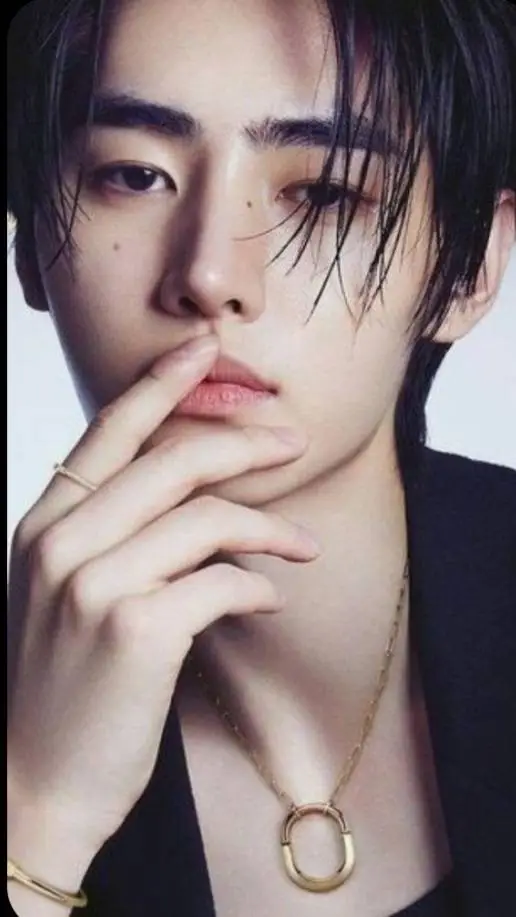 ai character: Dae-won  background