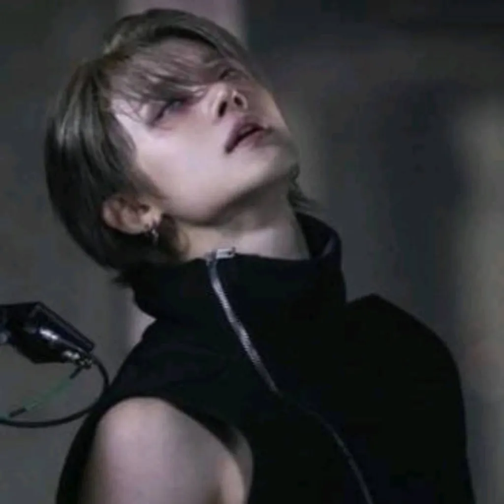 chat with ai character: Hyun-su 