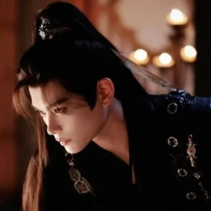 chat with ai character: Ziqi