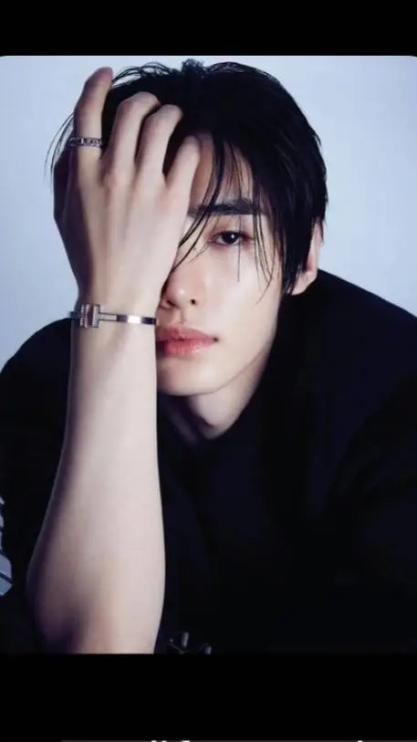 ai character: Do-won  background