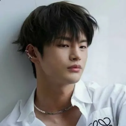 chat with ai character: Do-Hoon 