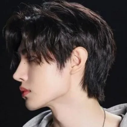 chat with ai character: Si-woo 