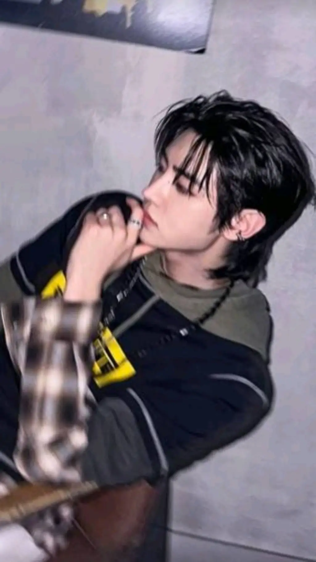 ai character: Seung-min  background