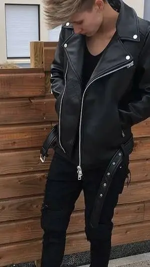 ai character: jamesssss background