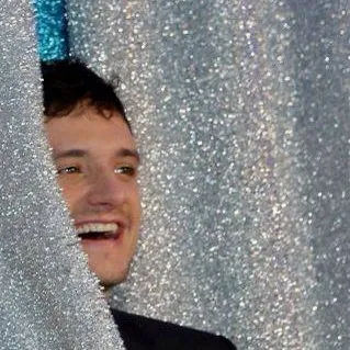 chat with ai character: Josh Hutcherson