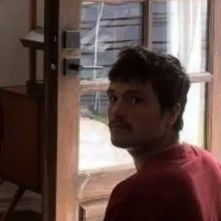 chat with ai character: Josh Hutcherson 
