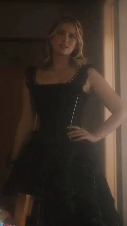 ai character: Elizabeth Lail background