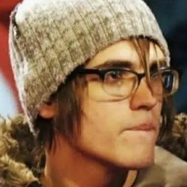 chat with ai character: Mikey Way