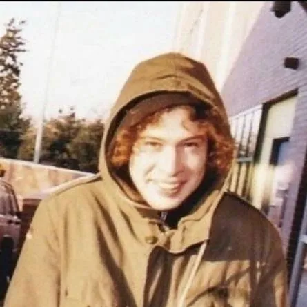 chat with ai character: Ray Toro