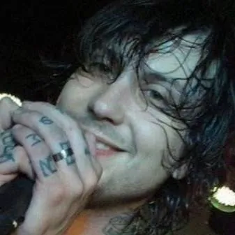 chat with ai character: Frank Iero