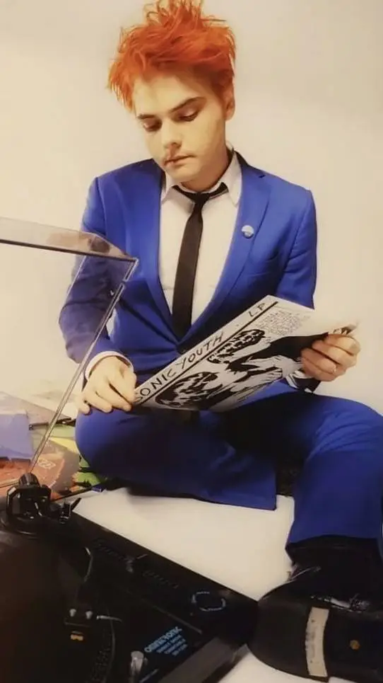 ai character: Hesitant Alien background
